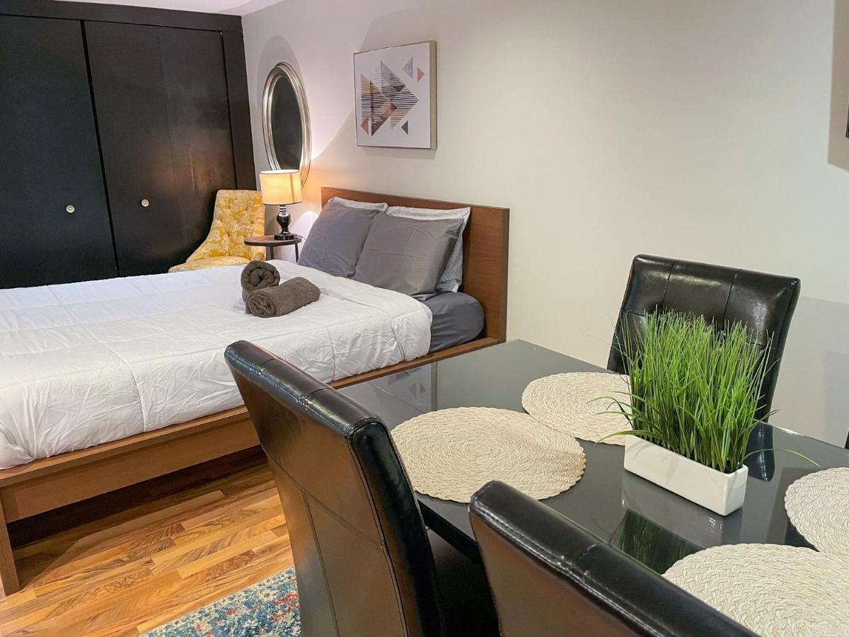 Wrigley Garden Unit Apartment